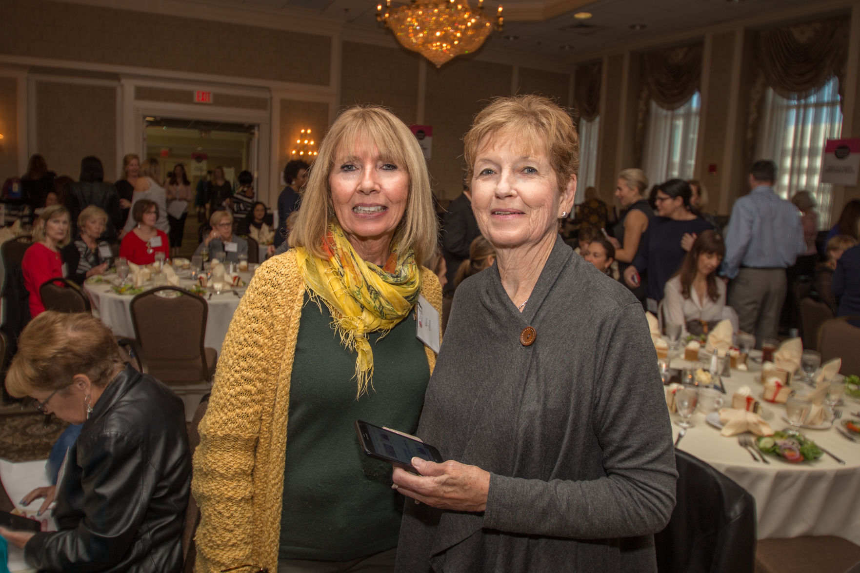 102018handbagstoendhunger34.jpg